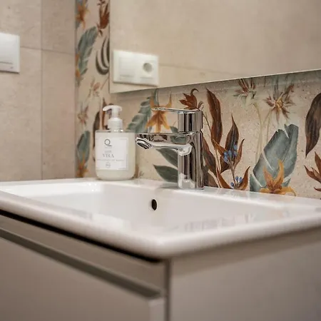 La Serna Wi-fi Apartment